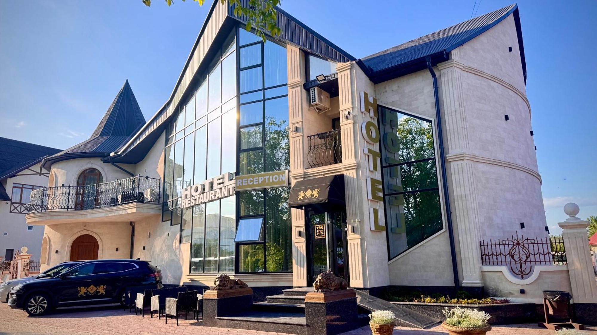 Sv Hotel, Restaurant & Airport Parking Todiresti  Exterior photo